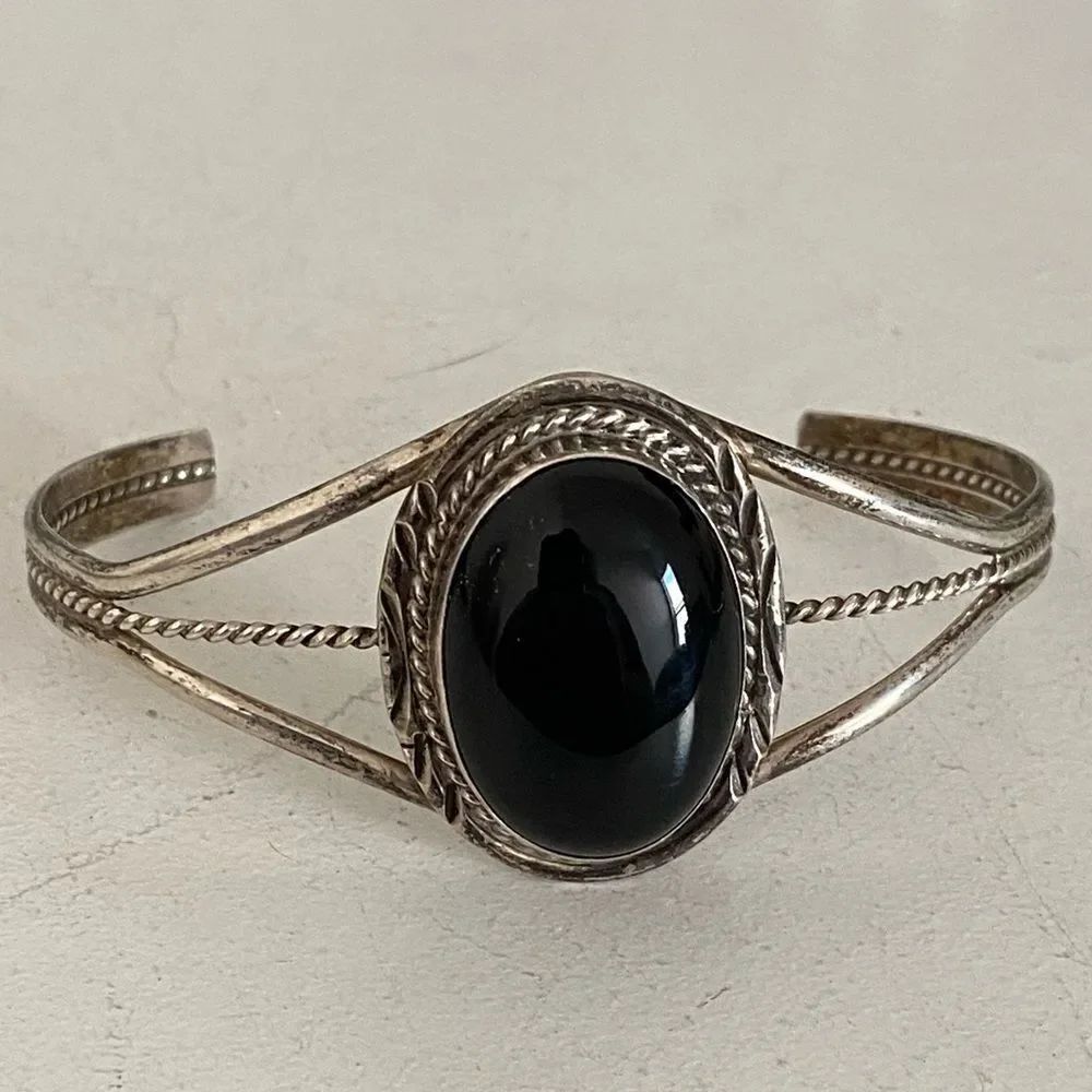 Vintage Navajo Sterling Silver & Onyx Cuff